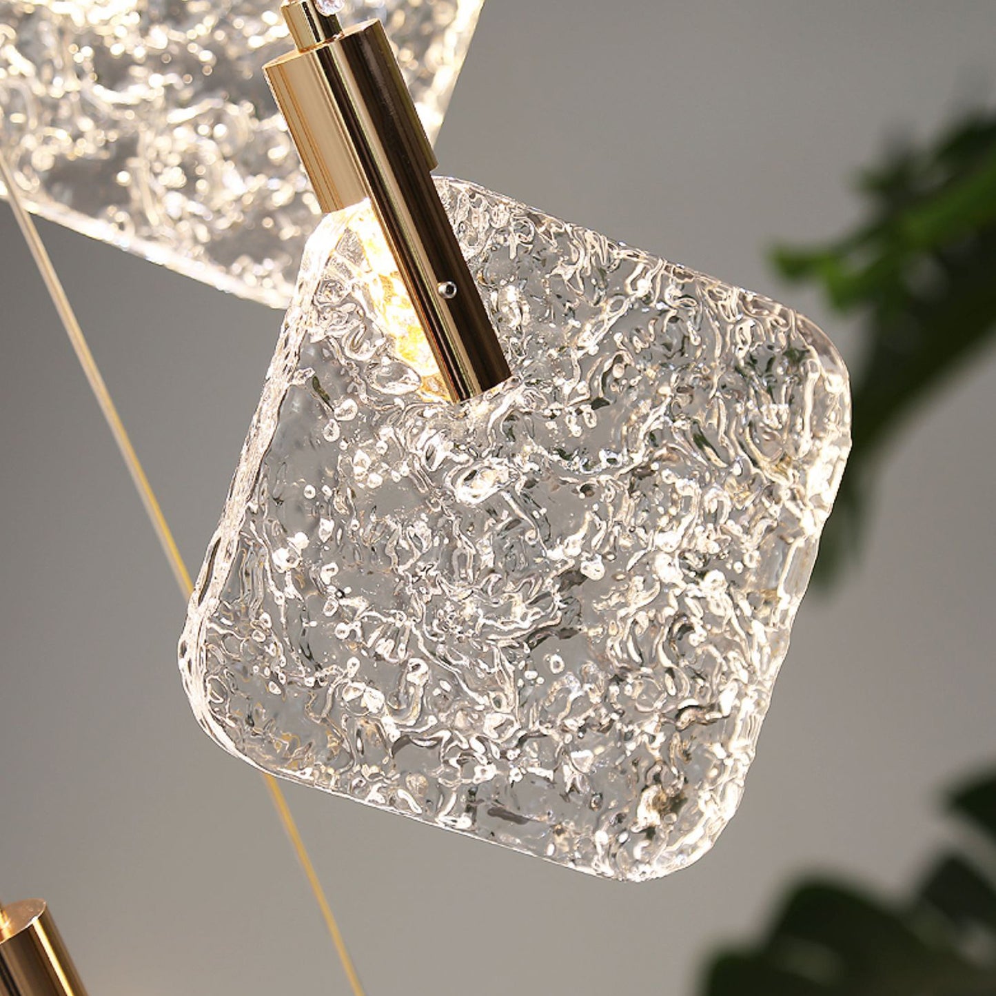 Dazzling Brilliance: Crystal Elegance Illuminated